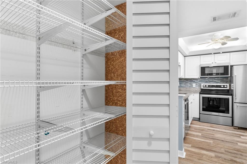 SEVEN LAKES - Residential