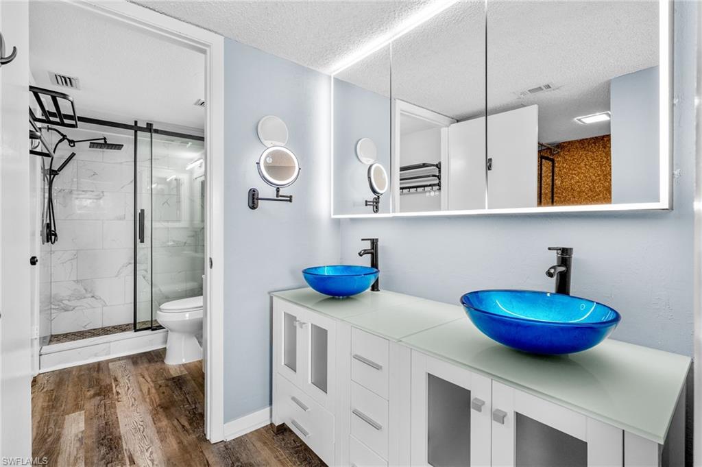 SEVEN LAKES - Residential