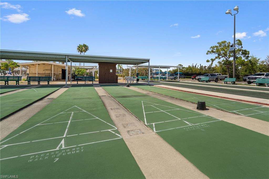 SEVEN LAKES - Residential