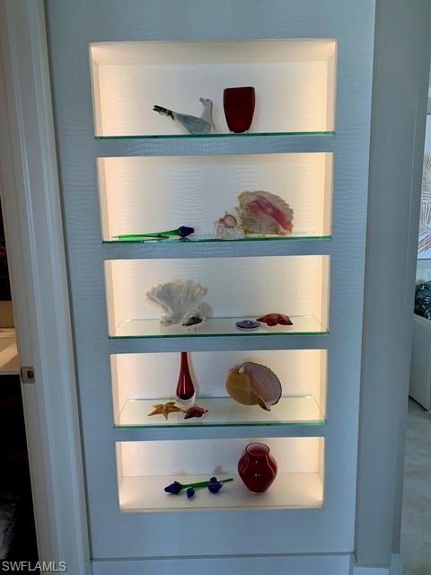 SUNSET CONDO - Residential