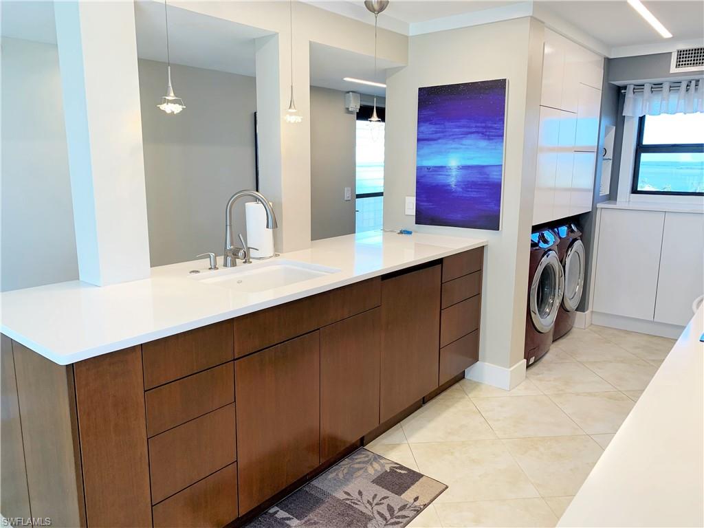 SUNSET CONDO - Residential