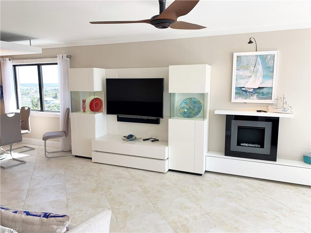 SUNSET CONDO - Residential