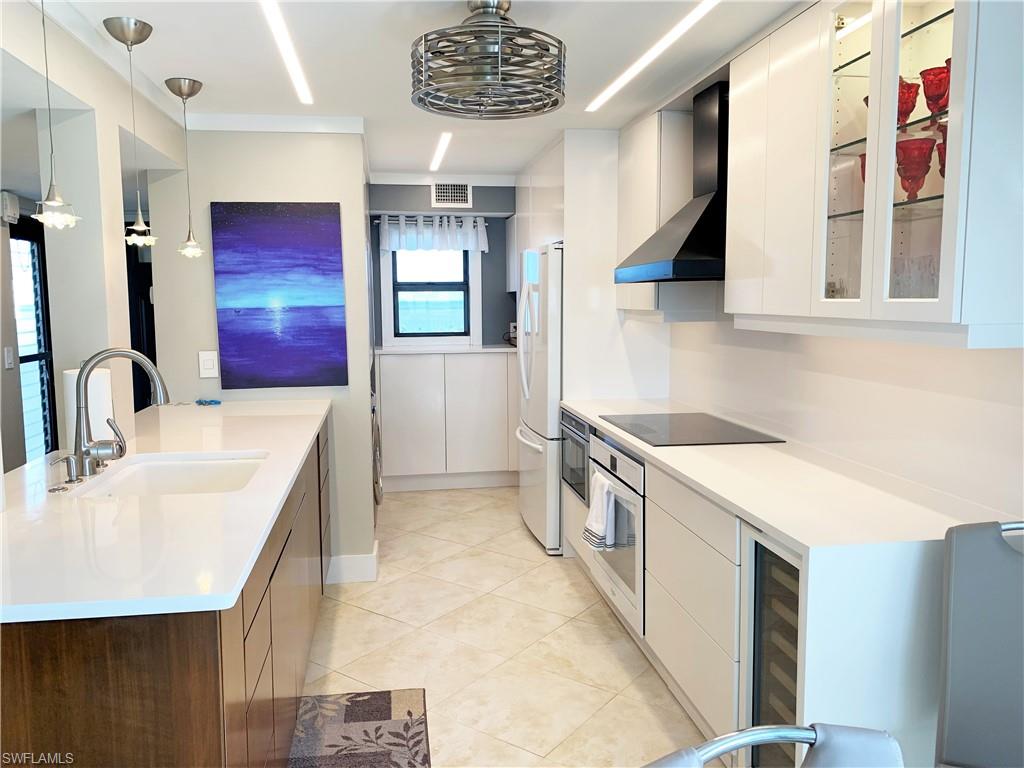 SUNSET CONDO - Residential