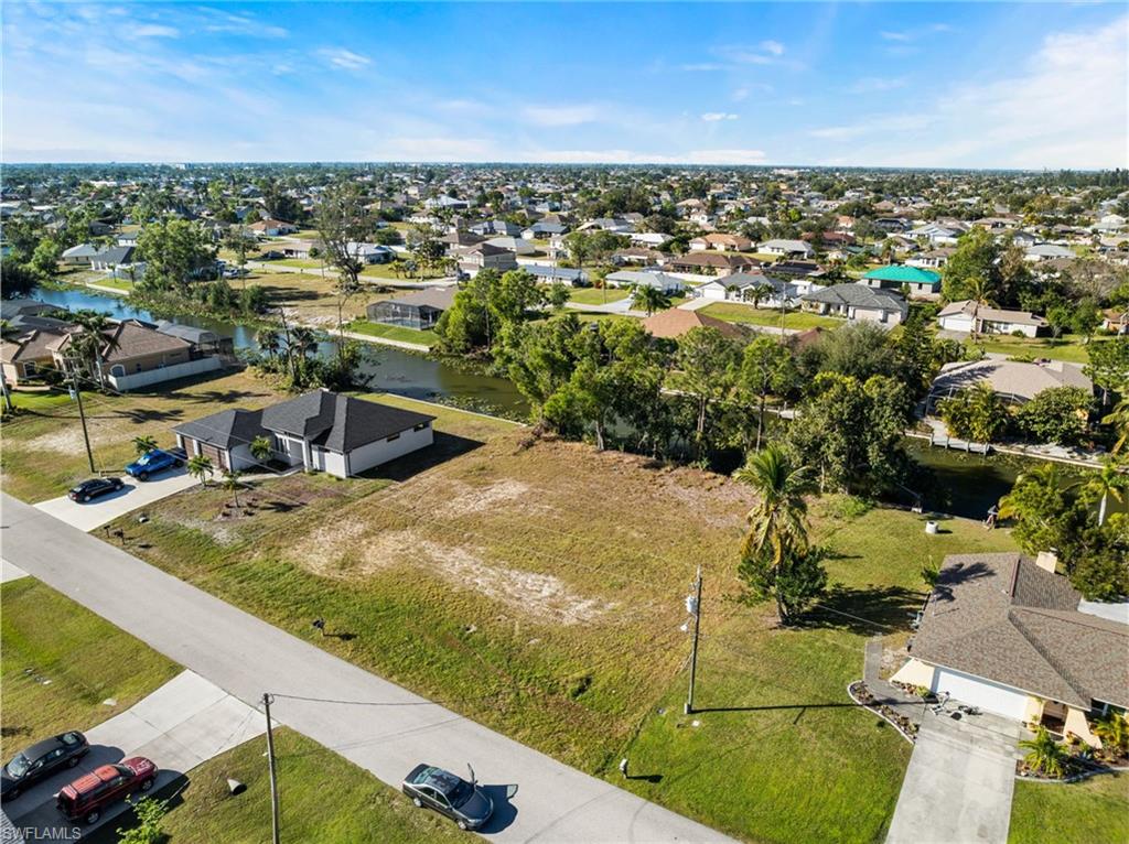 CAPE CORAL - Land
