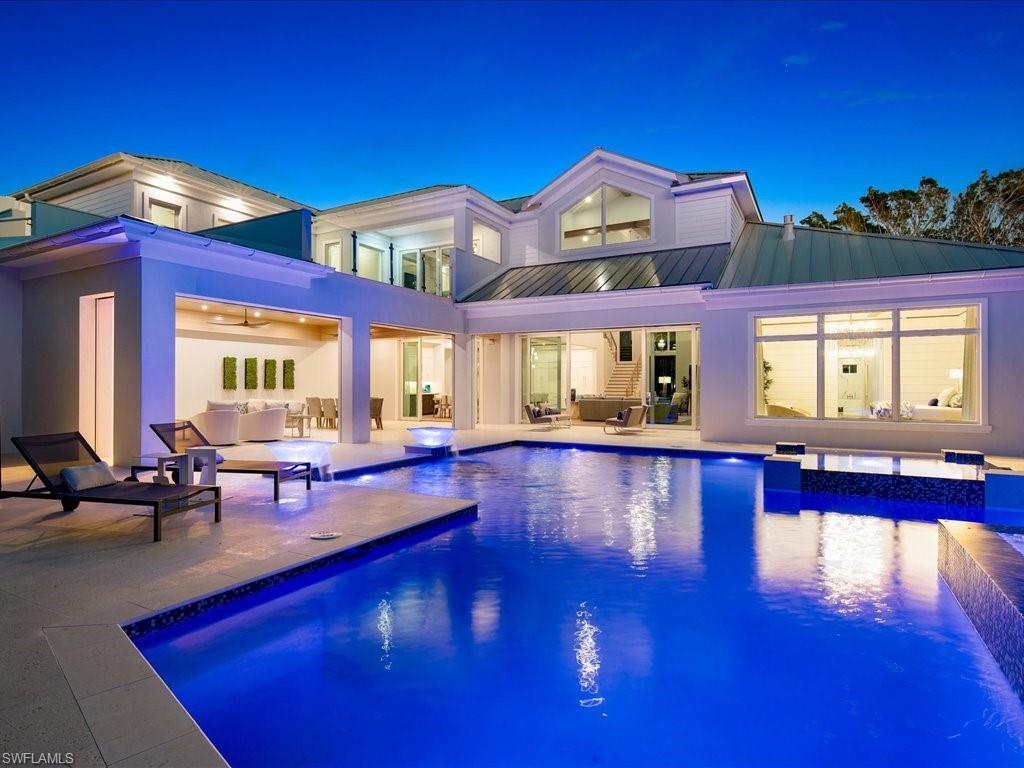 MOORINGS - Residential