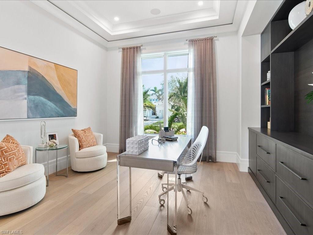 MOORINGS - Residential