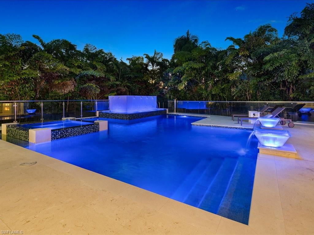 MOORINGS - Residential