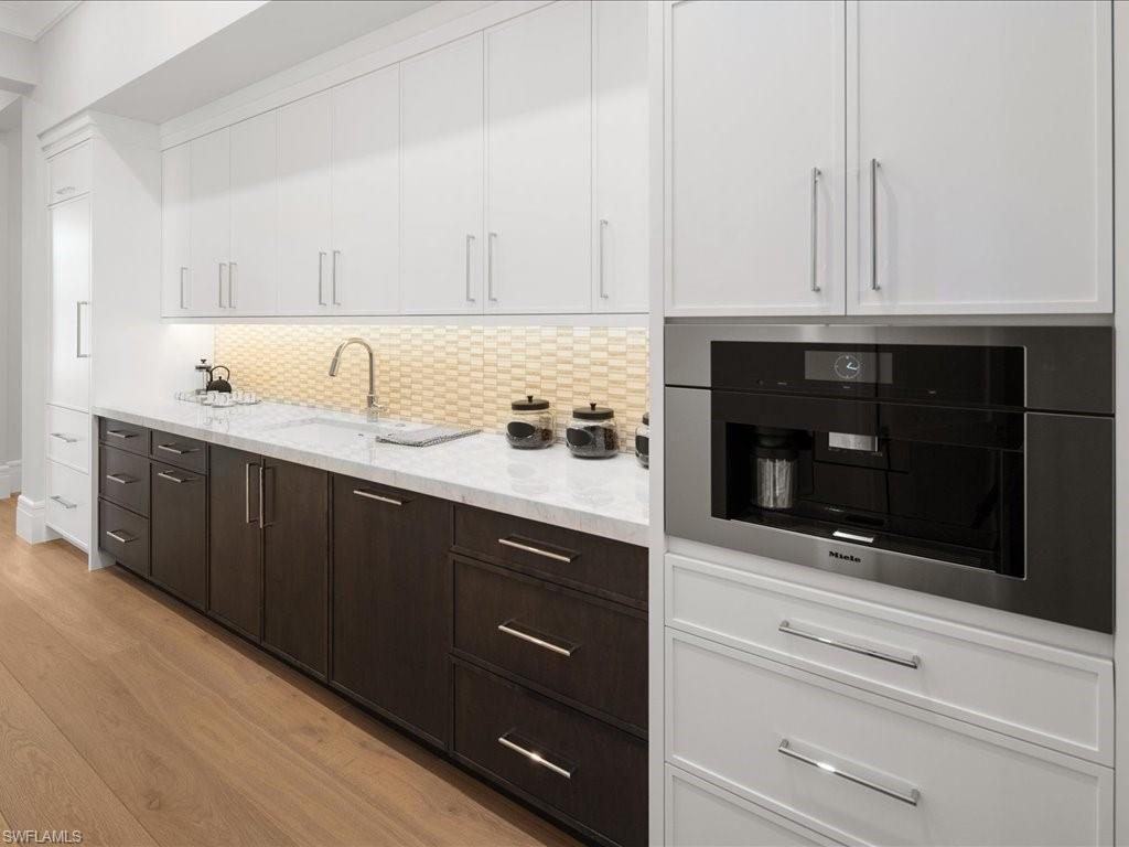 MOORINGS - Residential