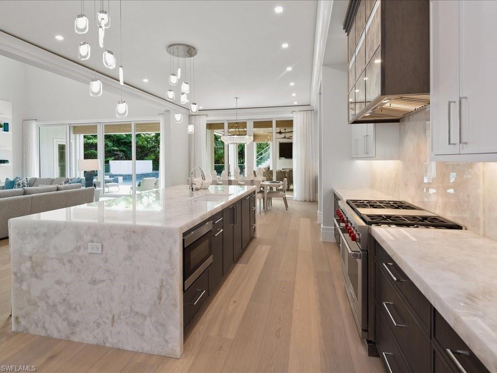 MOORINGS - Residential