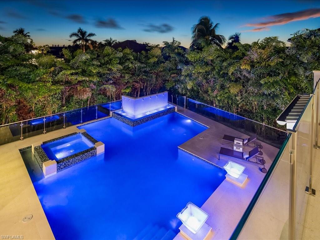 MOORINGS - Residential