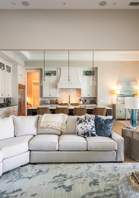 ROYAL HARBOR - Residential