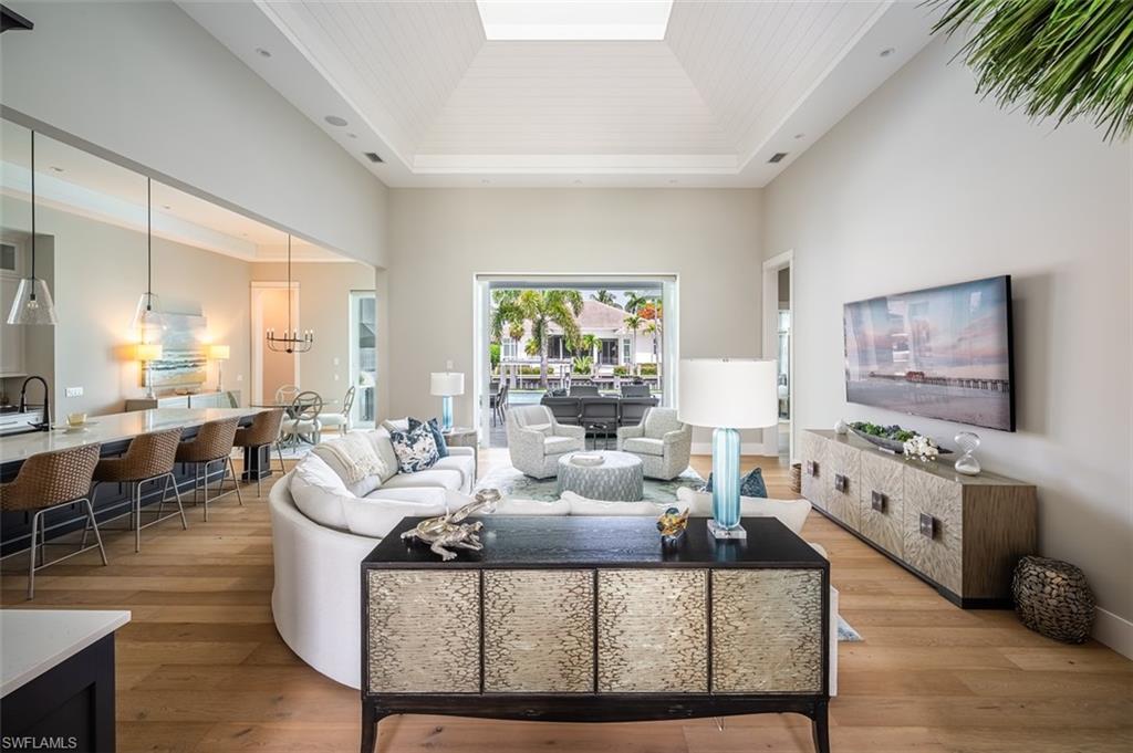 ROYAL HARBOR - Residential