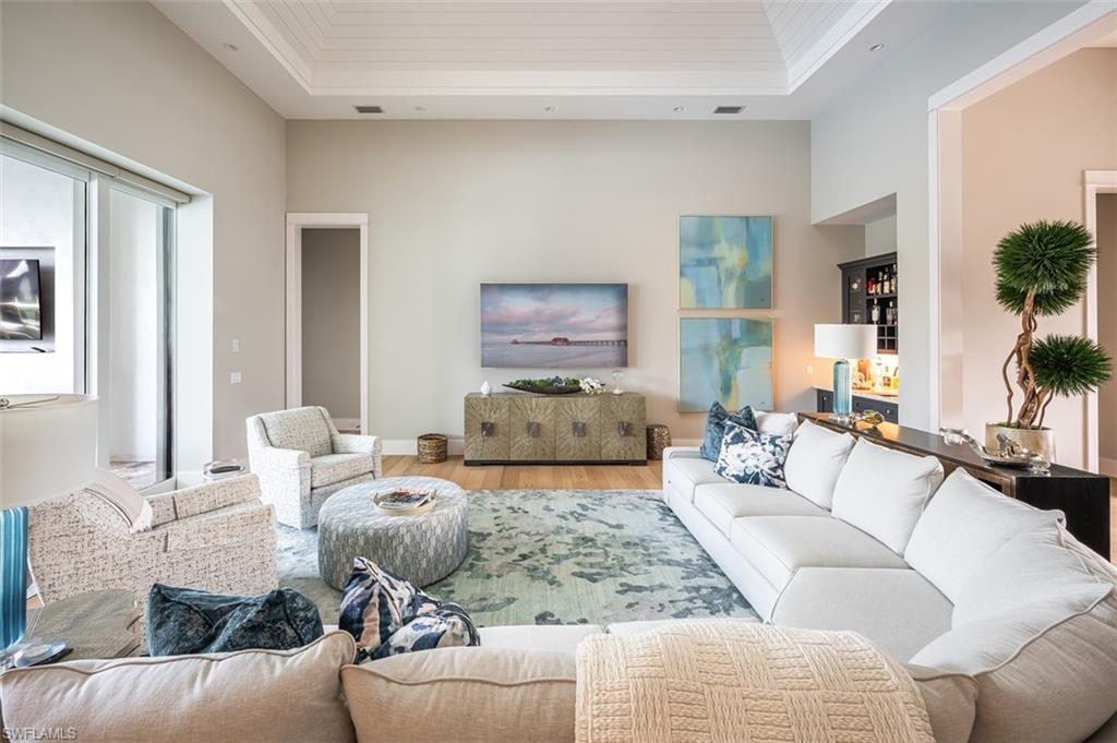 ROYAL HARBOR - Residential