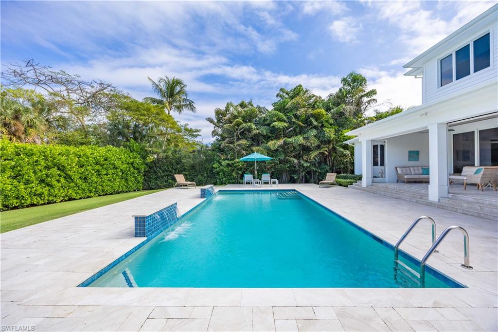 MOORINGS - Residential