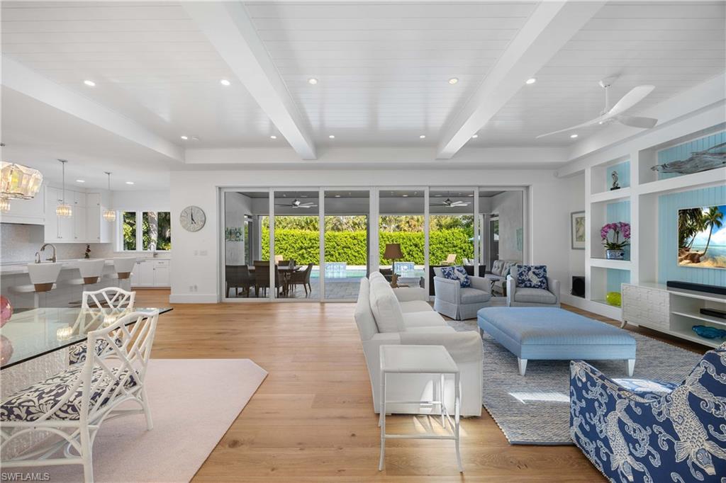 MOORINGS - Residential