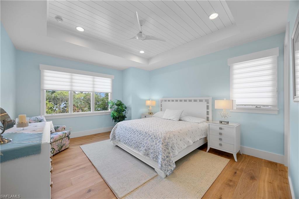 MOORINGS - Residential