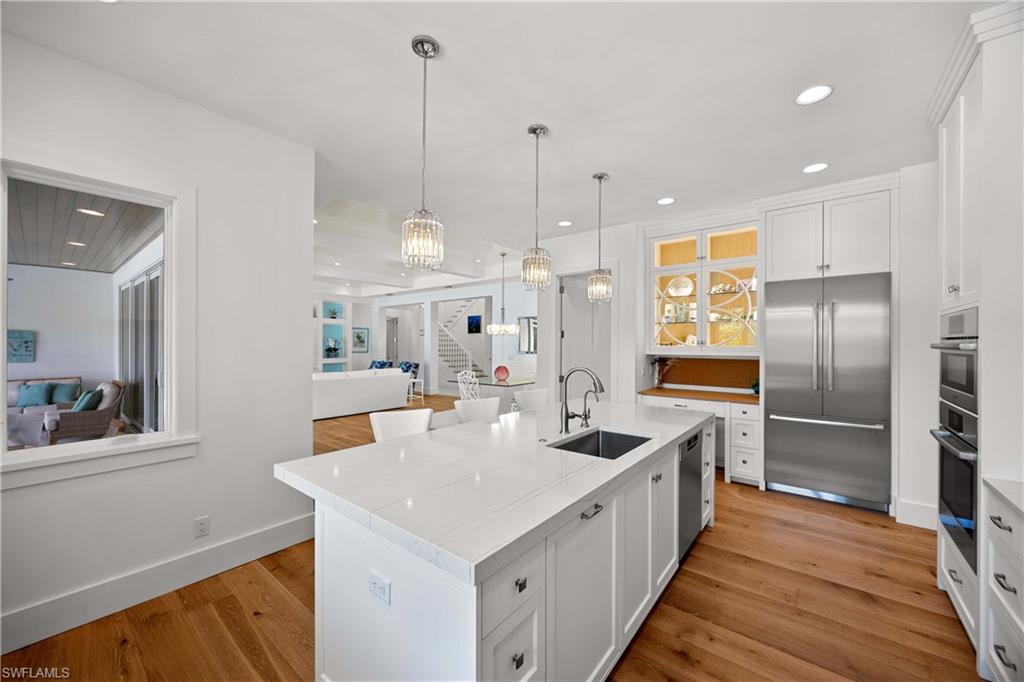 MOORINGS - Residential