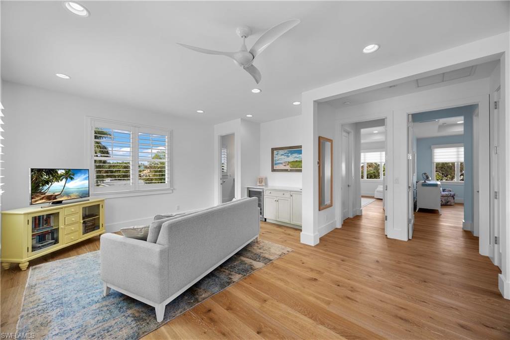 MOORINGS - Residential