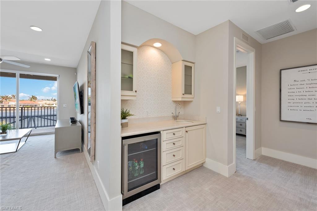 MARCO BEACH - Residential