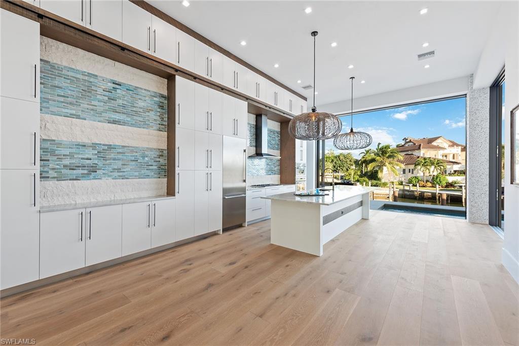 MARCO BEACH - Residential