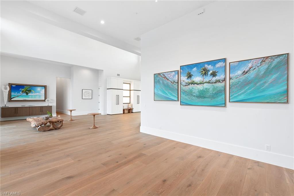 MARCO BEACH - Residential