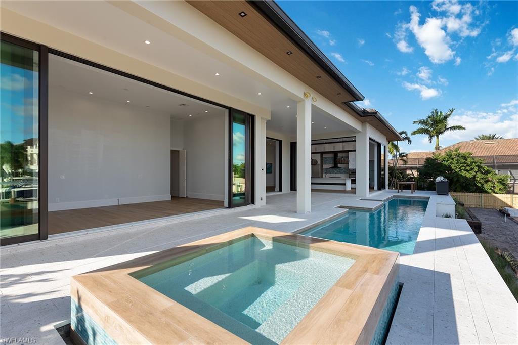 MARCO BEACH - Residential