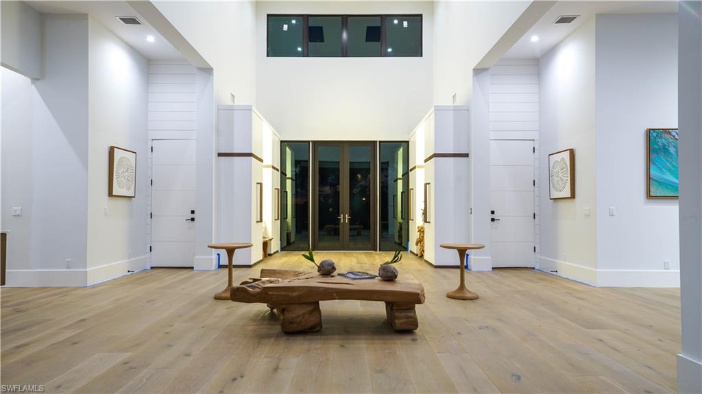 MARCO BEACH - Residential