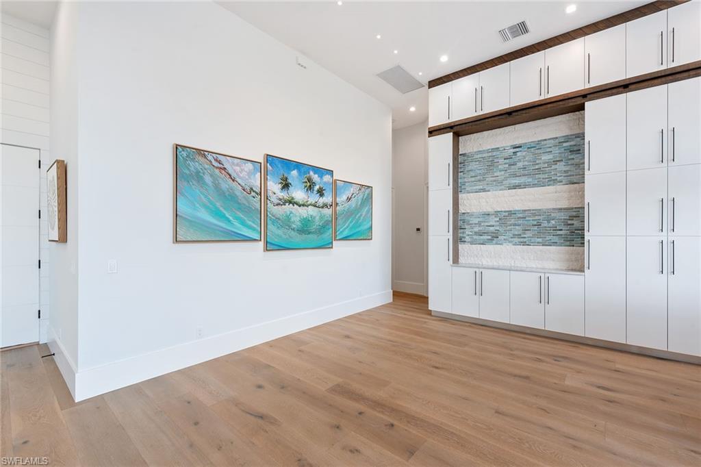 MARCO BEACH - Residential