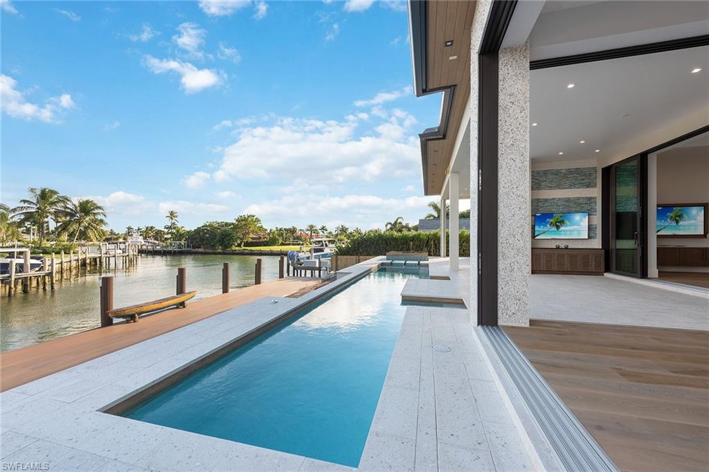 MARCO BEACH - Residential