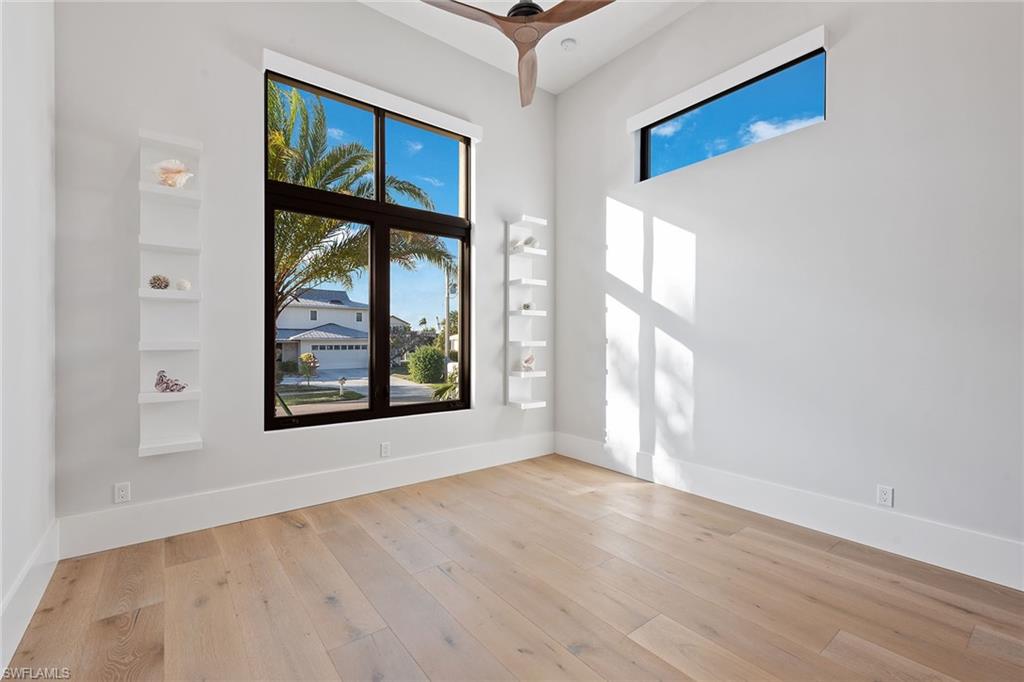 MARCO BEACH - Residential