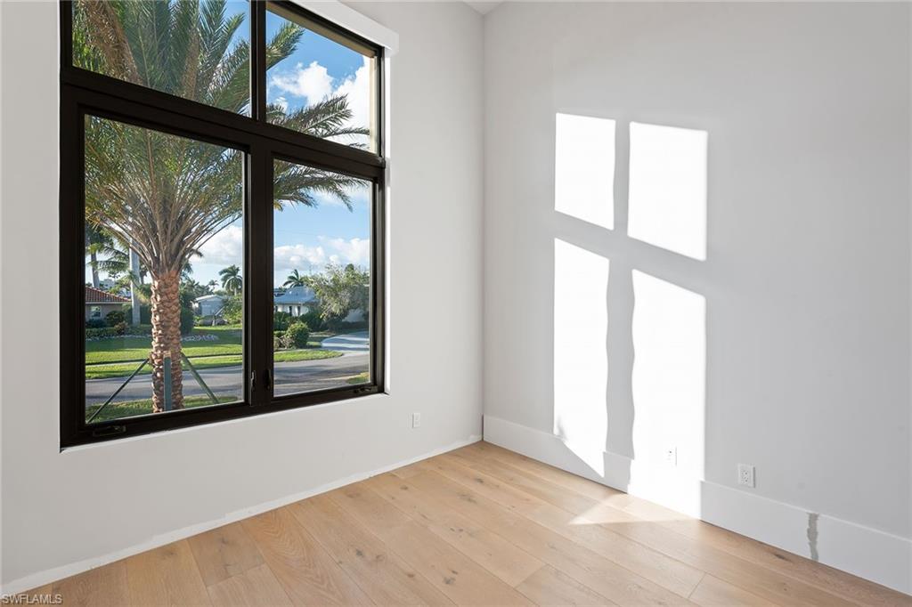 MARCO BEACH - Residential