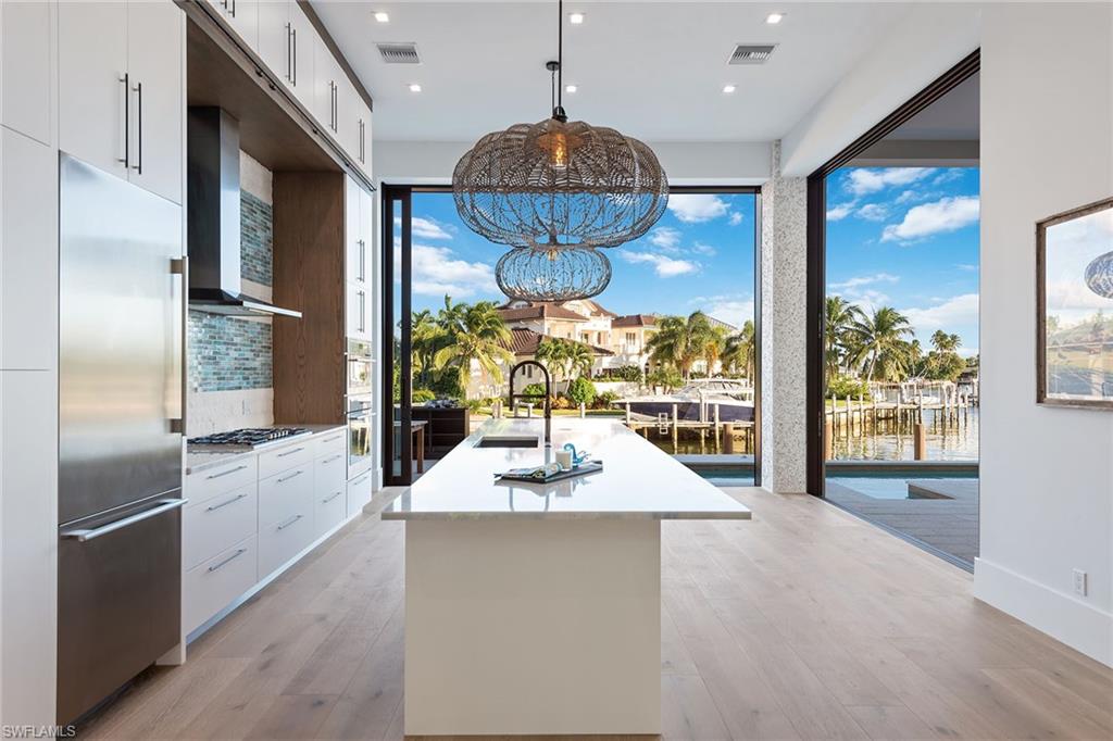 MARCO BEACH - Residential