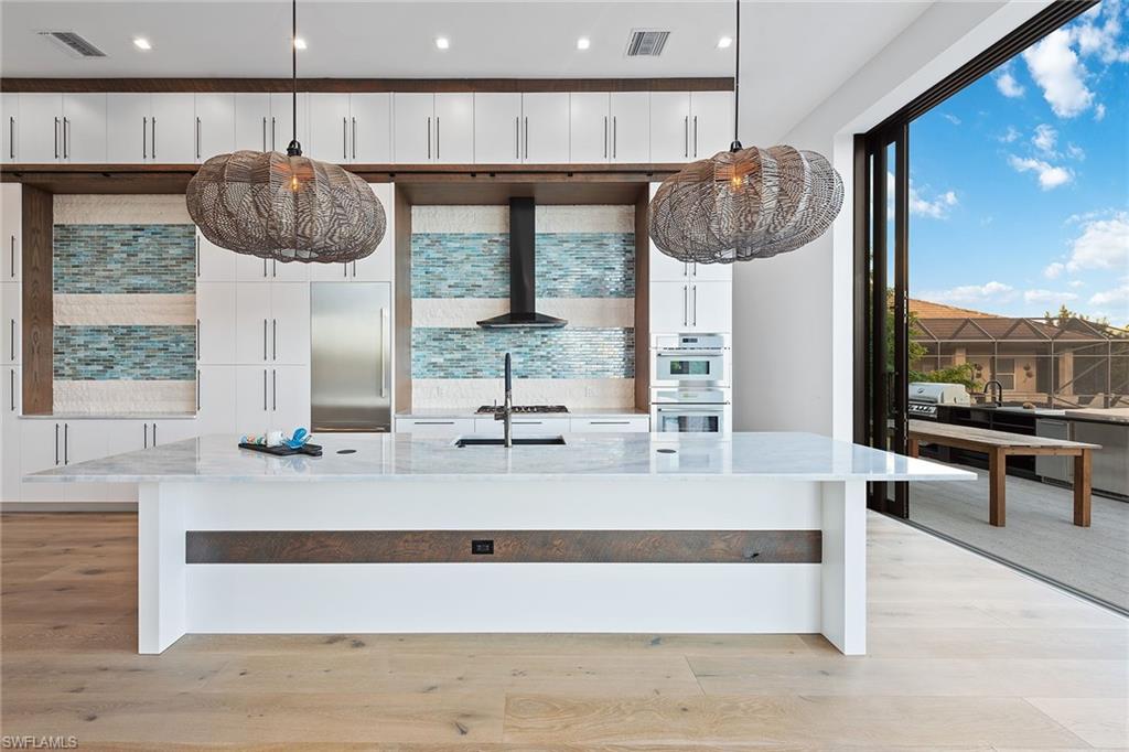 MARCO BEACH - Residential