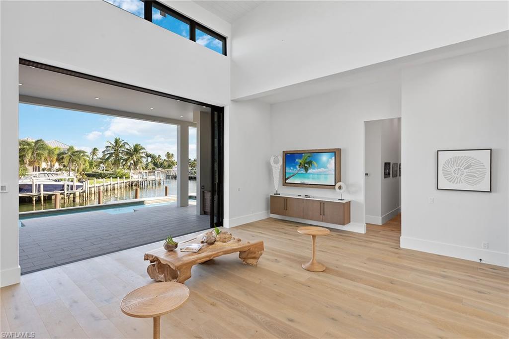 MARCO BEACH - Residential