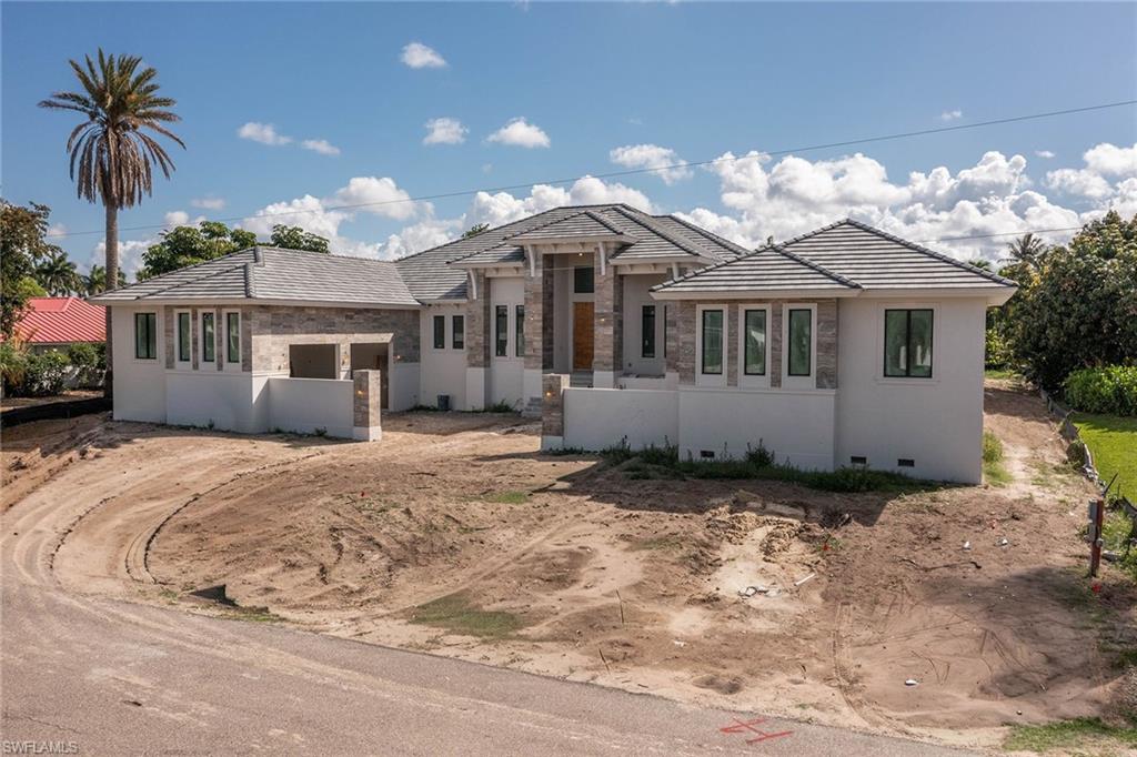 841 Scott DR