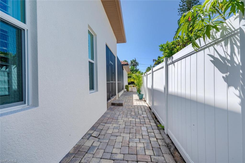 NAPLES PARK - Residential