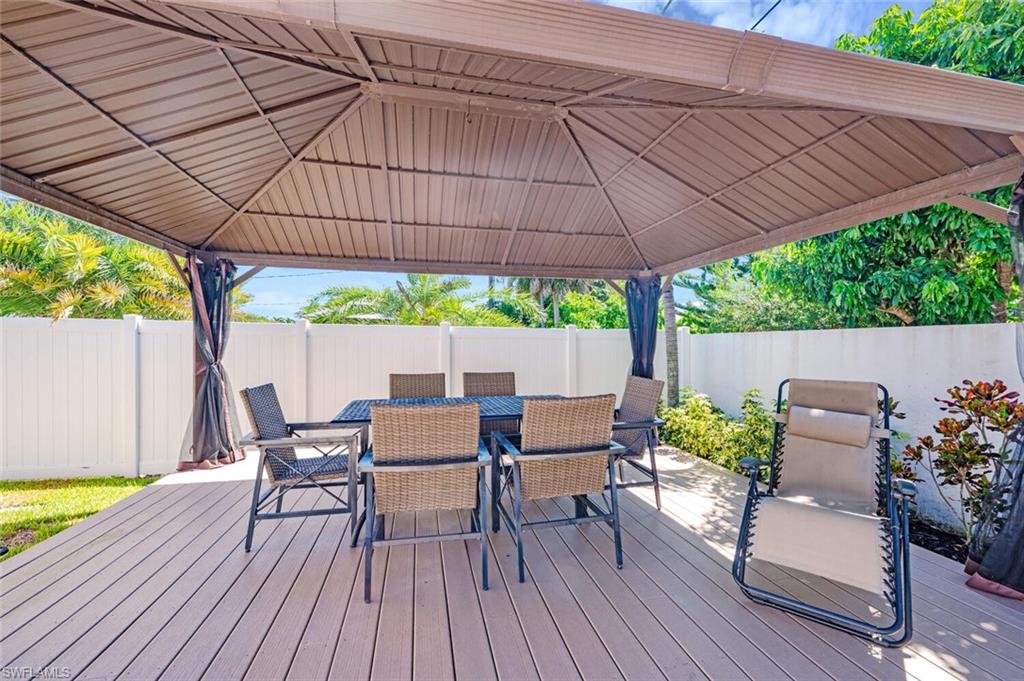 NAPLES PARK - Residential