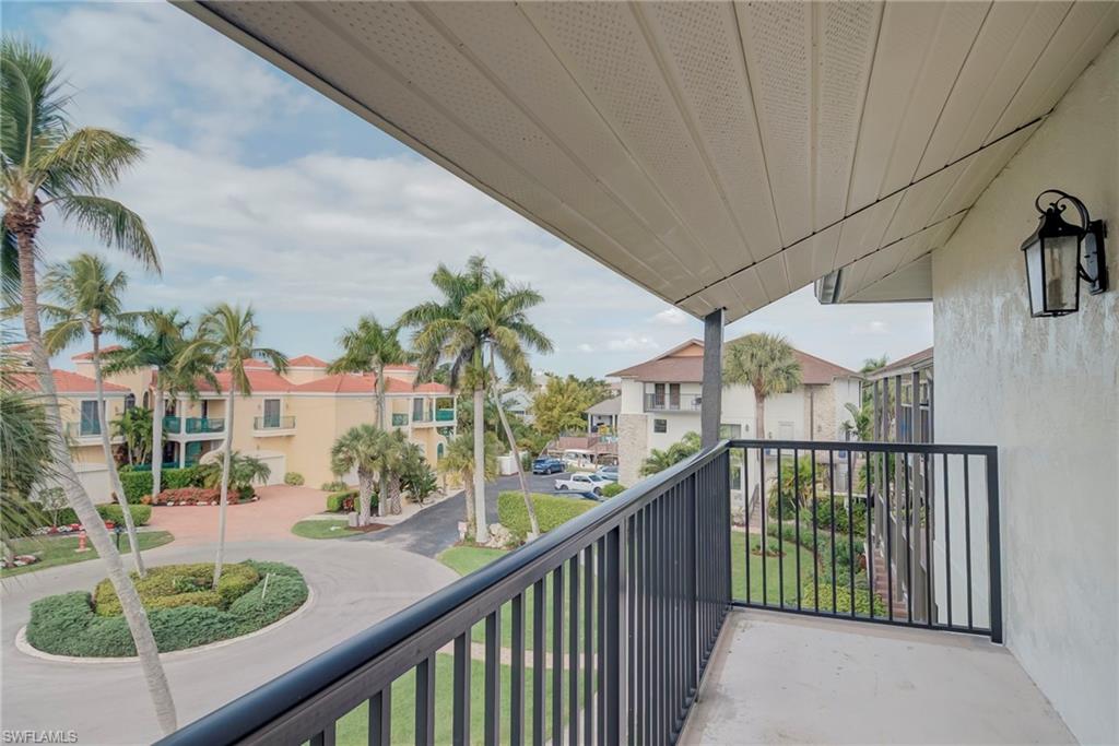 CLAM COURT - Residential