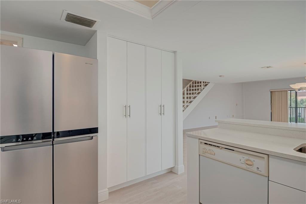 CLAM COURT - Residential