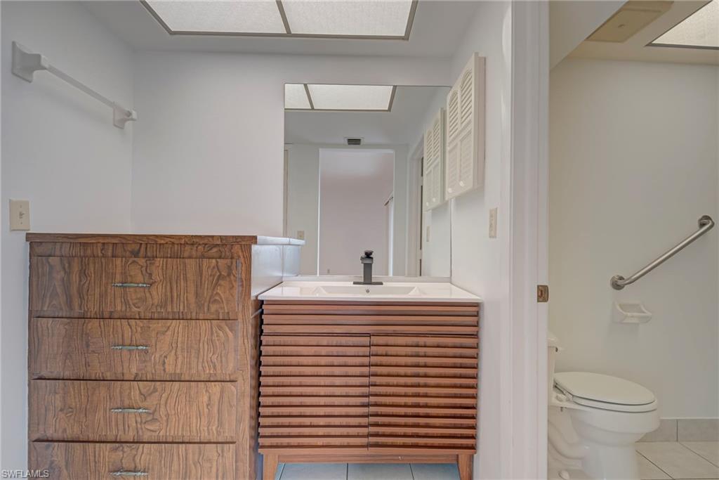 CLAM COURT - Residential