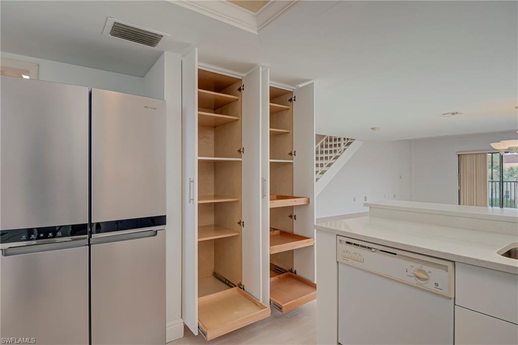 CLAM COURT - Residential