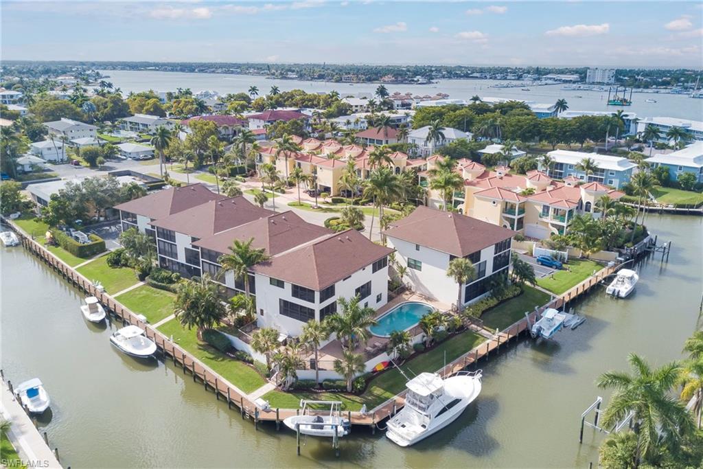 CLAM COURT - Residential