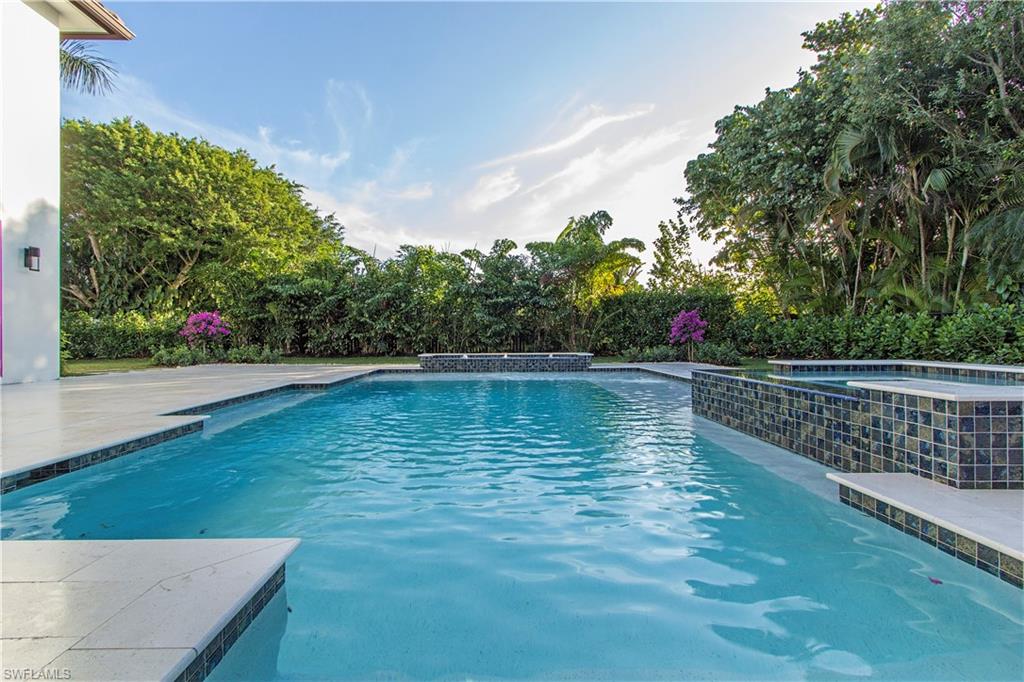 MOORINGS - Residential