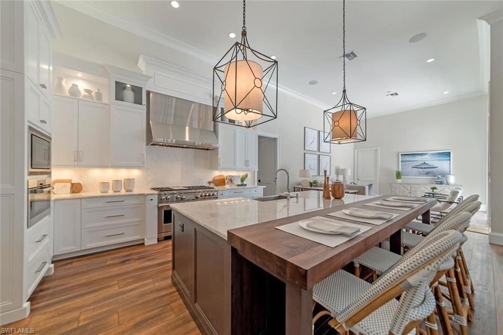 MOORINGS - Residential