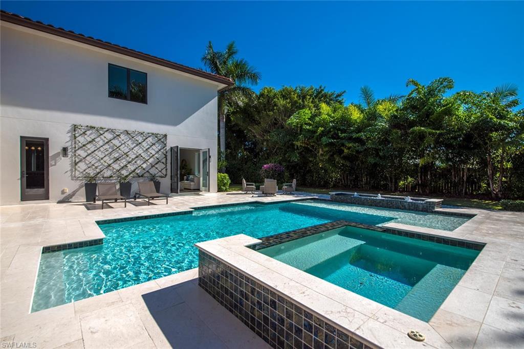 MOORINGS - Residential