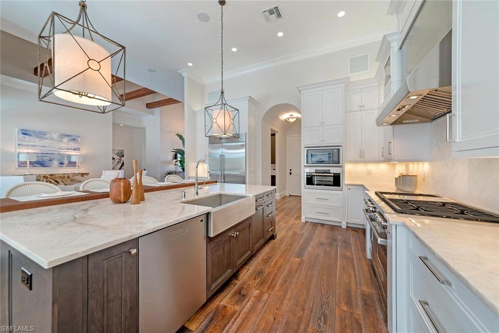 MOORINGS - Residential