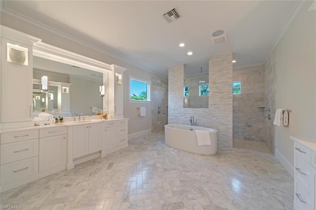 MOORINGS - Residential