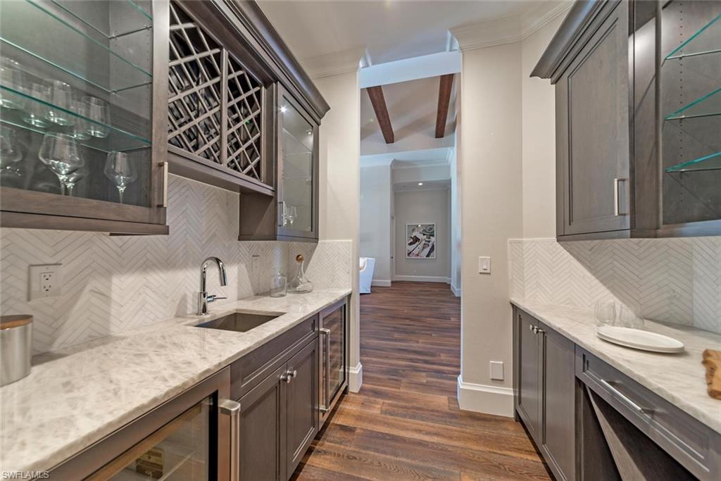 MOORINGS - Residential