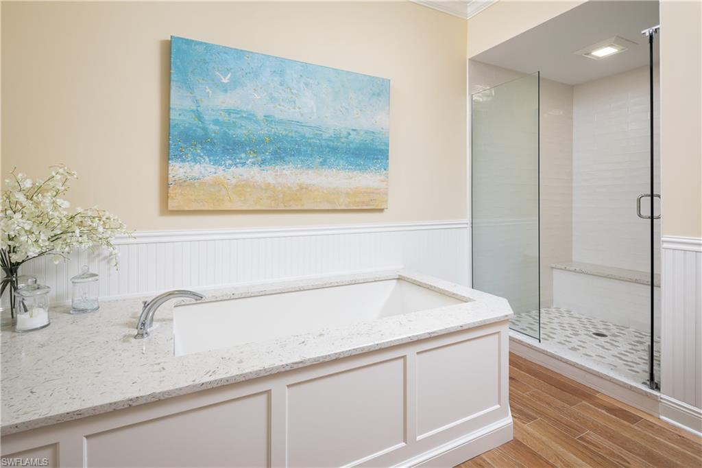 BAREFOOT BEACH CLUB - Residential