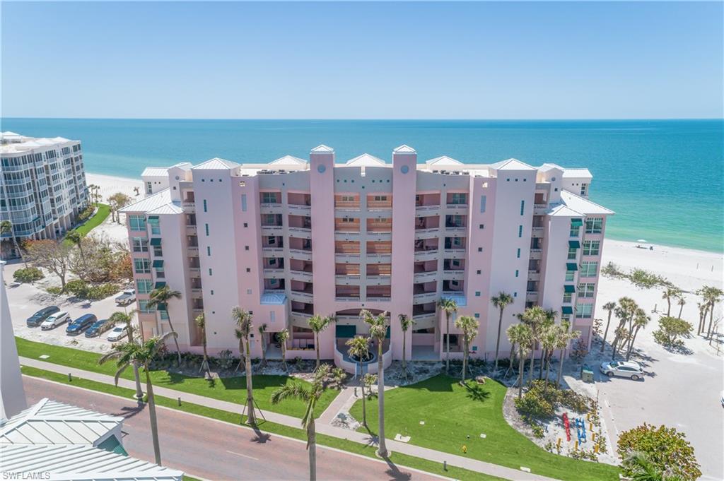 BAREFOOT BEACH CLUB - Residential